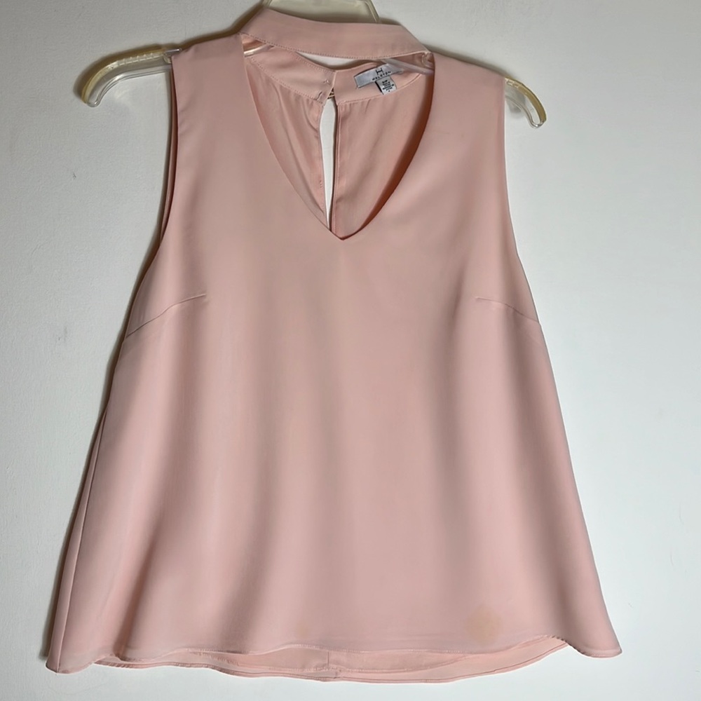 Halston Light Pink Sleeveless Key-Hole Blouse w/ Gold Button Closure Size SP